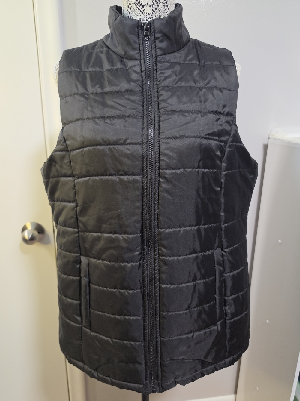 Bobbie Brooks Plus Black Quilted Puffer Vest 1X Full Zip Mock Neck - Picture 3 of 5